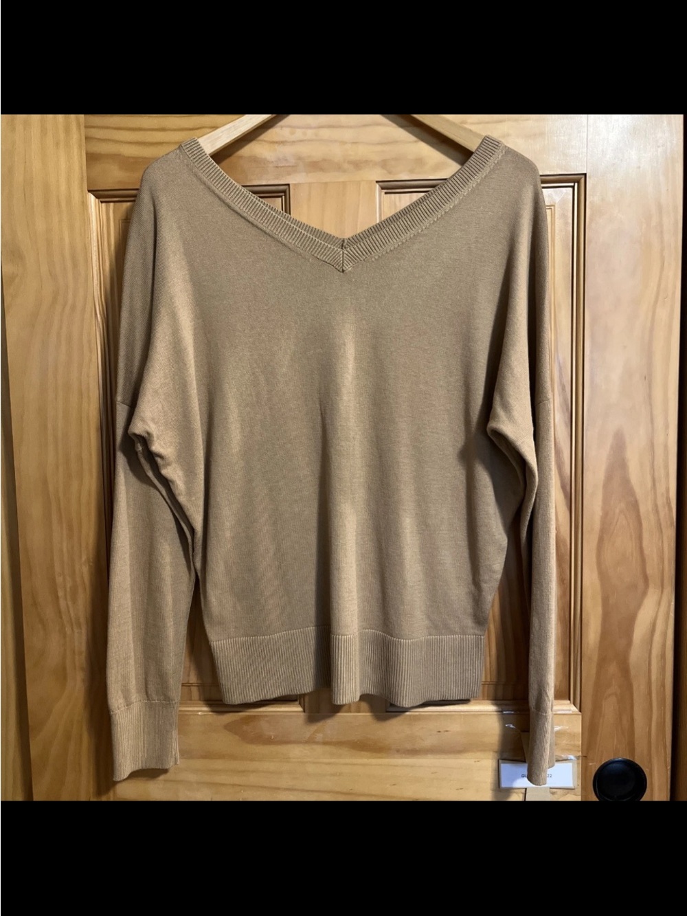 Banana Republic Women's Forever SweaterScoop/V-Neck Lightweight in Camel XS